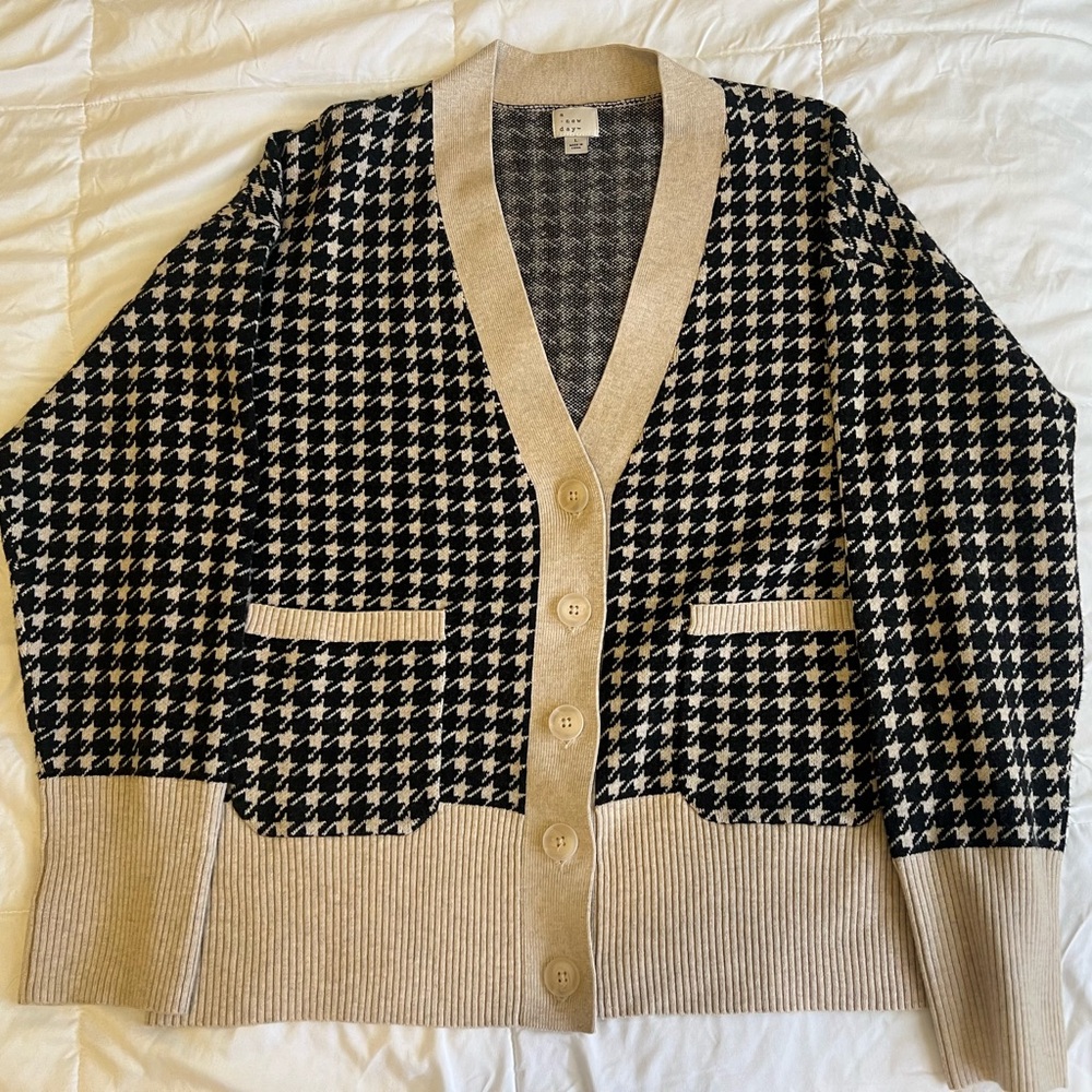 Women's Houndstooth Cardigan